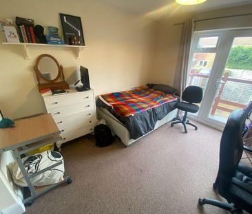 5 bedroom semi-detached house to rent - Photo 2