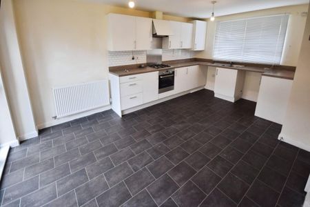 3 bedroom detached house to rent - Photo 3