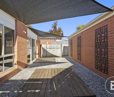 LOW MAINTENANCE THREE BEDROOM LIVING CLOSE TO THE CBD - Photo 4