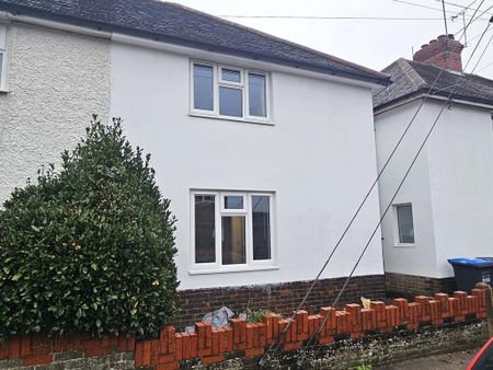 3 bedroom semi-detached house to rent - Photo 2