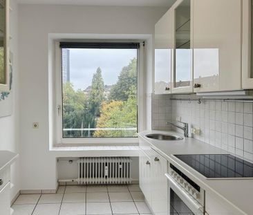 Elegante Wohnung in bester Lage mit viel Tageslicht - Photo 4