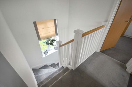 St. Aidans Drive, Widnes, WA8 5AG - Photo 5