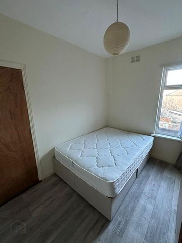 Room 2, 12 Sandhurst Drive, ( Bills Incl ), Belfast, BT9 5AX - Photo 3