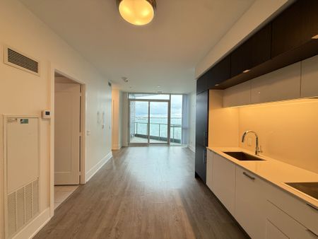 For Lease - 1 Edgewater Drive Unit# 614, Toronto, Ontario - Photo 4
