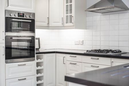 3 bedroom semi-detached house to rent - Photo 3