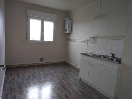 Appartement T4 rénové à ROMILLY SUR SEINE - Photo 2