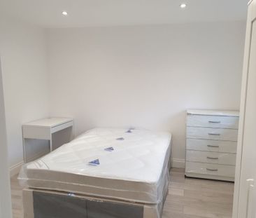 1 bedroom Property to rent - Photo 4