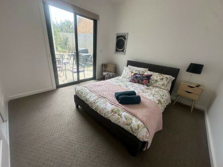 Fully Furnished Home in East Geelong! - Photo 5