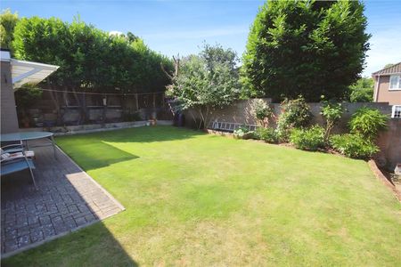 Middle Hill, Egham, Surrey, TW20 0JJ - Photo 5