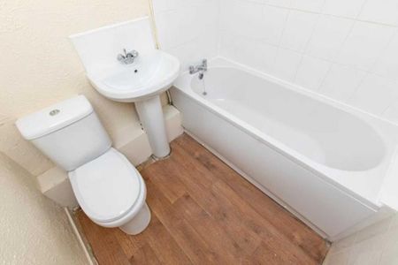 3 bedroom townhouse to rent - Photo 2