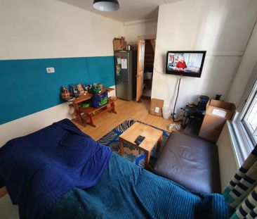 6 bedroom house to rent - Photo 2