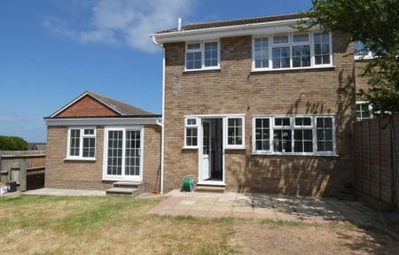 3 bedroom semi-detached house to rent - Photo 5