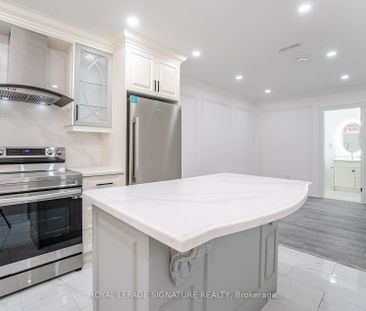 Detached Home For Lease | C7248682 - Photo 5