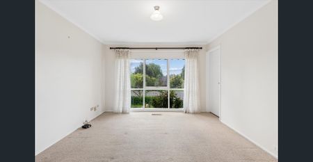 Spacious Family Home with Multiple Living Areas - Photo 4