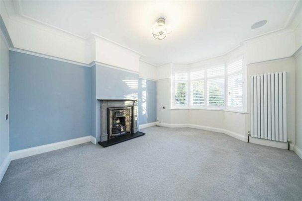 Anlaby Road, Teddington, TW11 - Photo 1
