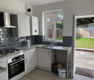 3 bedroom semi-detached house to rent - Photo 4