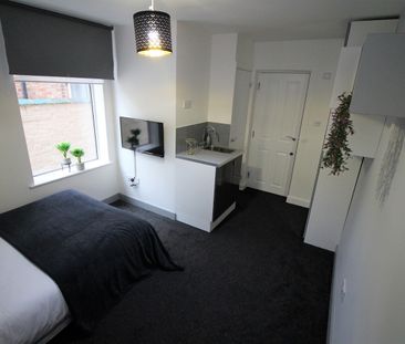 Room in a Shared House, Barton Road, M30 - Photo 5
