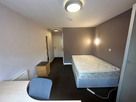 Hand In Heart Apartment 3, 120 Far Gosford Street, Coventry - Photo 2