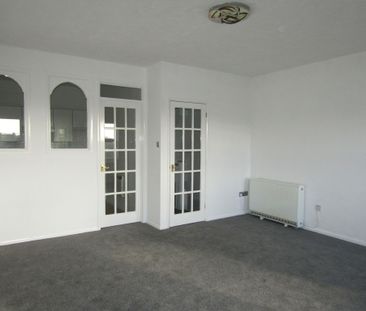 3 bed Terraced - To Let - Photo 6