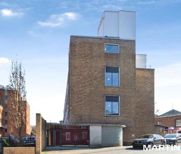 2 bedroom penthouse to rent - Photo 3