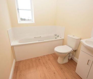 3 bedroom detached bungalow to rent - Photo 6