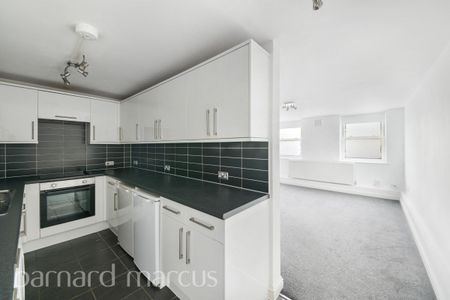 Portsmouth Road, THAMES DITTON - Photo 2