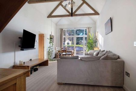 Black Batts Barn, Colne Engaine, CO6 - Photo 2