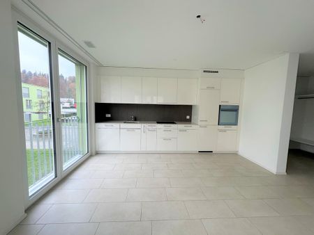 SCHÖNE ERDGESCHOSS-WOHNUNG SUCHT NEUE MIETER - Foto 2