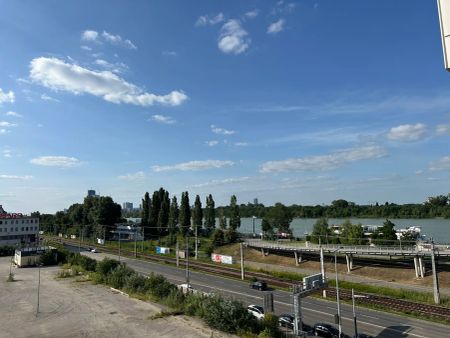 MARINA TOWER - Helle 2-Zimmer-Wohnung mit Balkon und überdachter Loggia - Foto 5