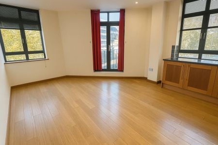 2 bedroom flat to rent - Photo 2