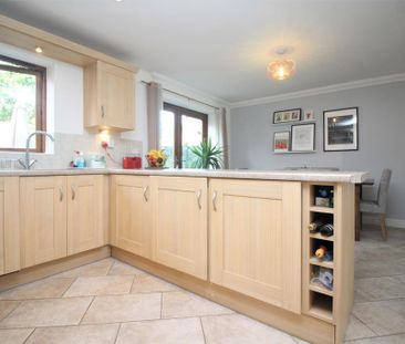 4 bedroom detached house to rent - Photo 5