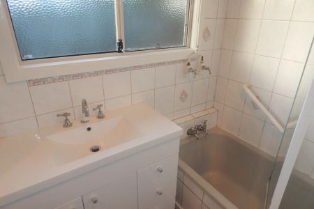 Comfortable 3 Bedroom Home in a Convenient Location - Photo 3