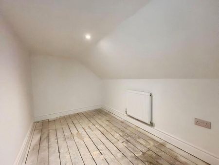 4 bedroom end of terrace house to rent - Photo 4