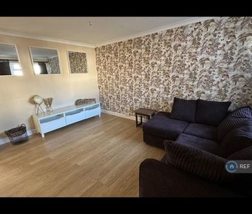 4 bedroom semi-detached house to rent - Photo 1