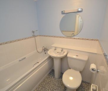 2 bedroom flat to rent - Photo 6