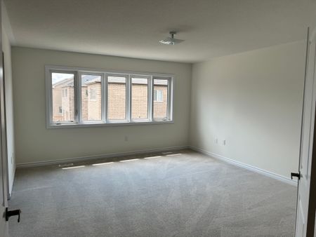 For Lease - 1099 Cole Street, Innisfil, Ontario - Photo 2