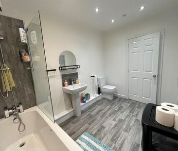 1 bed house share to rent in Renshaw Street, Burnley, BB10 - Photo 5