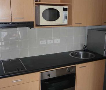 Large bedroom in 4 bedroom shared apartment. - Photo 4