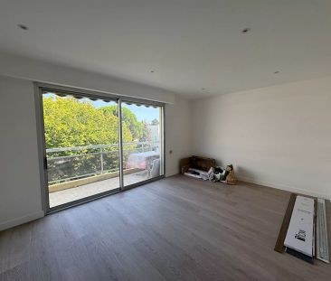 CROS DE CAGNES : Beau studio avec parking rénové - Photo 4