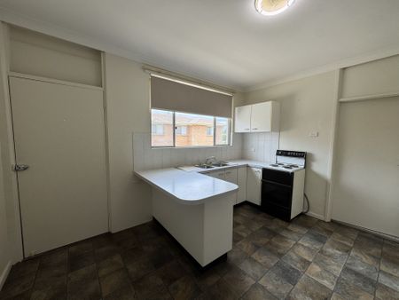 3/13 Adams Street, Queanbeyan - Photo 4