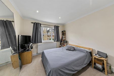 Station Road, Hampton - 1 bedroomProperty for lettings - Chasebuchanan - Photo 5