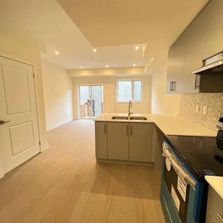 Condo Townhouse For Lease | W9251124 - Photo 1