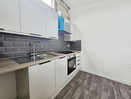 2 bedroom flat to rent - Photo 5