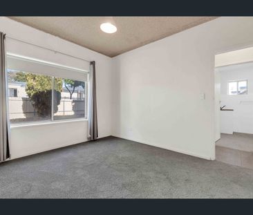 Updated Unit is Great Location! - Photo 2