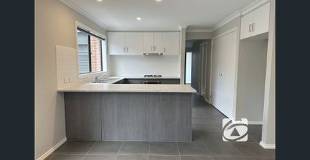 FAMILY HOME WITH MODERN FEATURES – IDEAL LOCATION - Photo 4