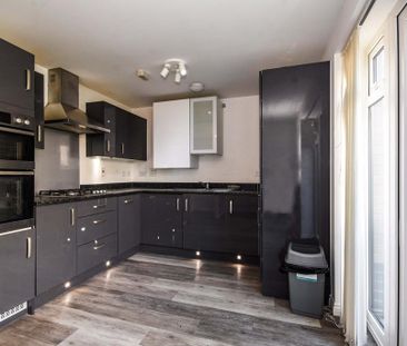 3 bedroom detached house to rent - Photo 5