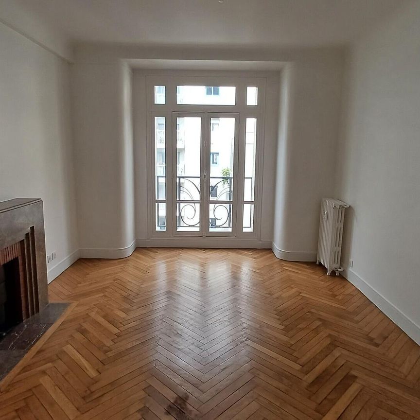 location Appartement T2 DE 51.1m² À PARIS - Photo 1