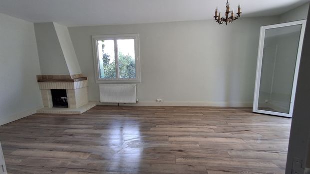 Location Maison 6 pièces 138m² ST SEVERIN 16390 - Photo 1