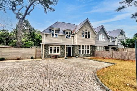 5 bedroom detached house to rent - Photo 2