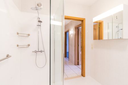 Ruim 1 slaapkamer-appartement met terras en garagebox! - Foto 4